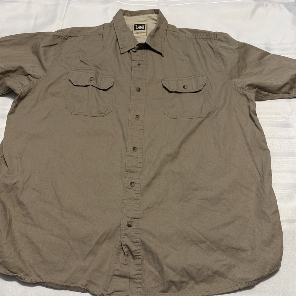 Lee Mens XL Short Sleeve Button Down Shirt Khaki Tan 100% Cotton Workwear Pocket
